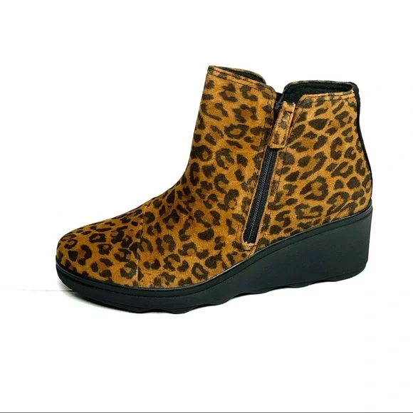 Clarks leopard deals print ankle boots